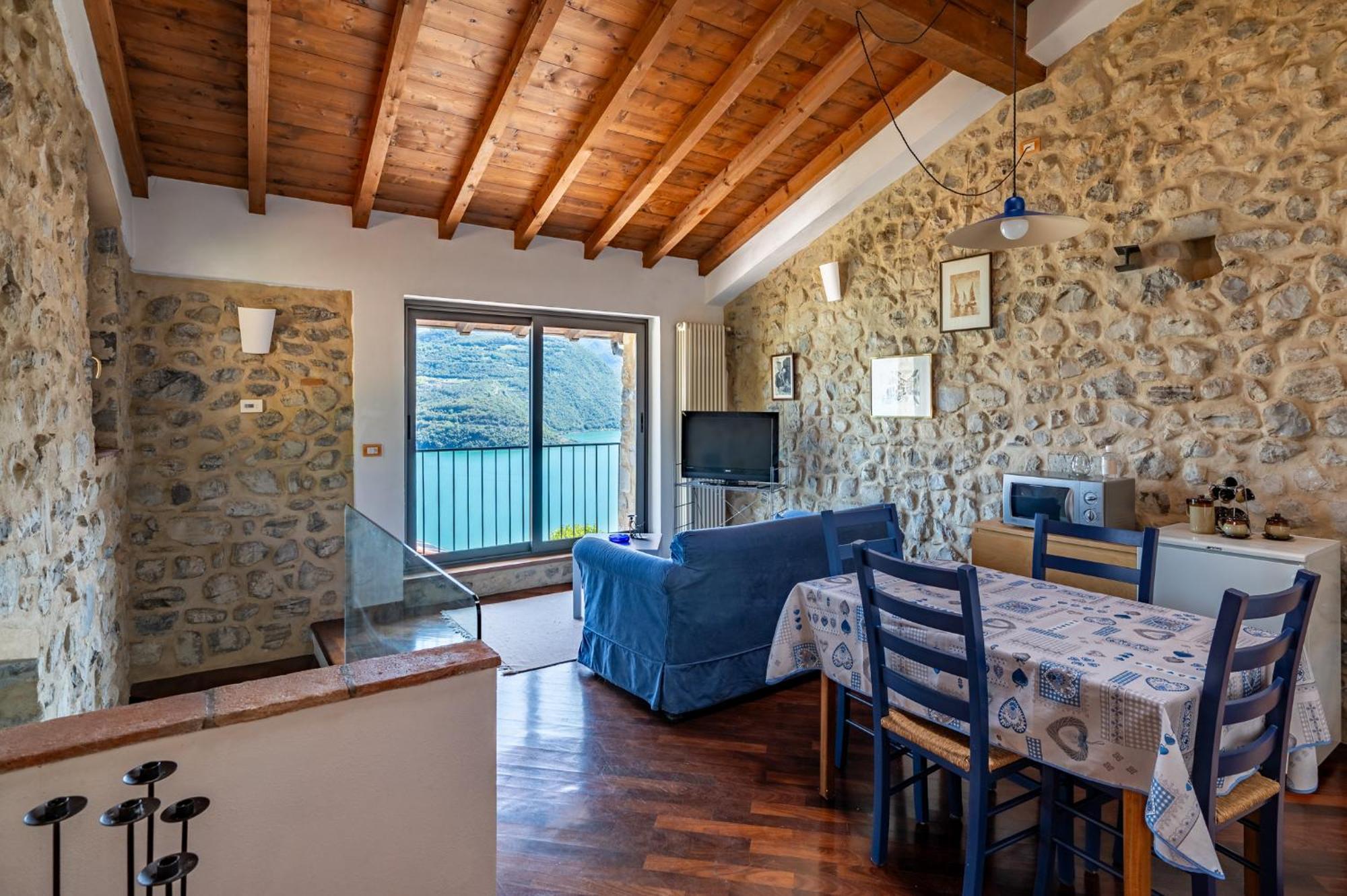 Lago Di Iseo - Lake View House Tavernola Bergamasca Exteriör bild